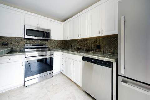 1700 Embassy Drive #Apt 402, West Palm Beach FL - photo 13 of 38