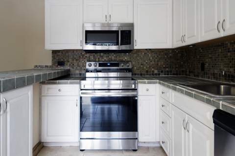1700 Embassy Drive #Apt 402, West Palm Beach FL - photo 14 of 38