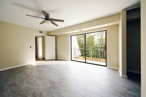 1700 Embassy Drive #Apt 402, West Palm Beach FL - photo 19 of 38