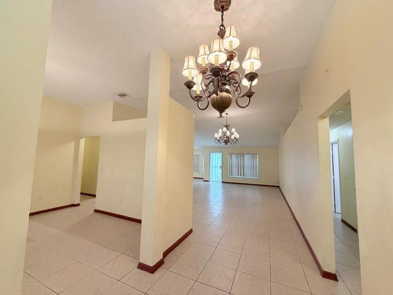4 bedroom Single Family Residence at 1613 SW Whipple Avenue, Port St Lucie Section 19, Port St. Lucie — photo 4