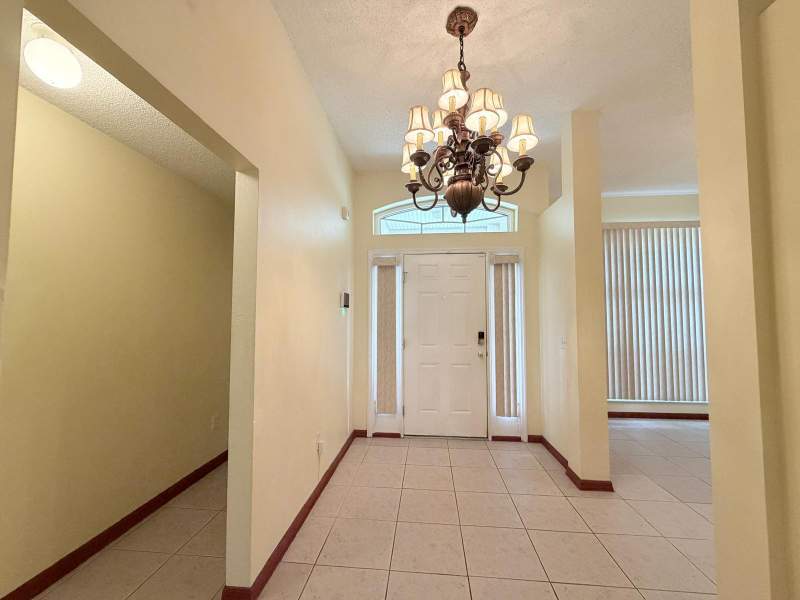 4 bedroom Single Family Residence at 1613 SW Whipple Avenue, Port St Lucie Section 19, Port St. Lucie — photo 5