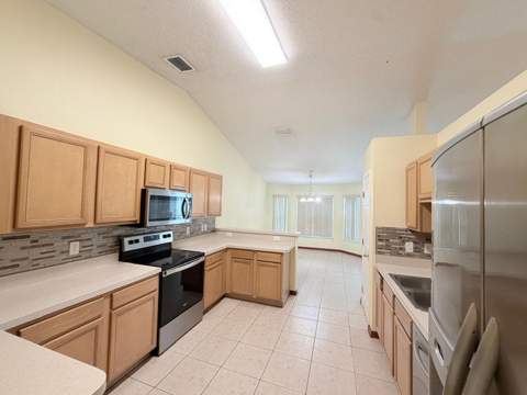 1613 SW Whipple Avenue, Port St. Lucie FL - photo 8 of 35