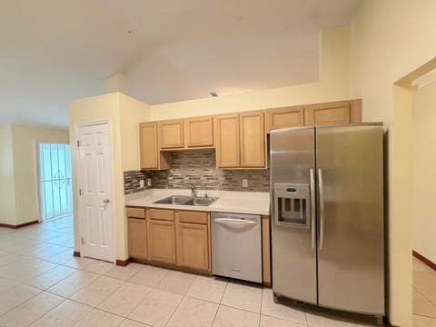 1613 SW Whipple Avenue, Port St. Lucie FL - photo 10 of 35
