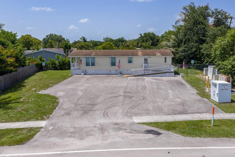 3 bedroom Manufactured Home at 10105 SW Sandalfoot Boulevard, Watergate Mobile Home, Boca Raton — photo 4
