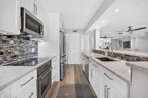 104 Half Moon Circle #D2, Hypoluxo FL - photo 18 of 64