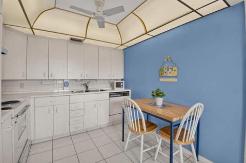 4022 Lincoln B, Boca Raton FL - photo 6 of 39