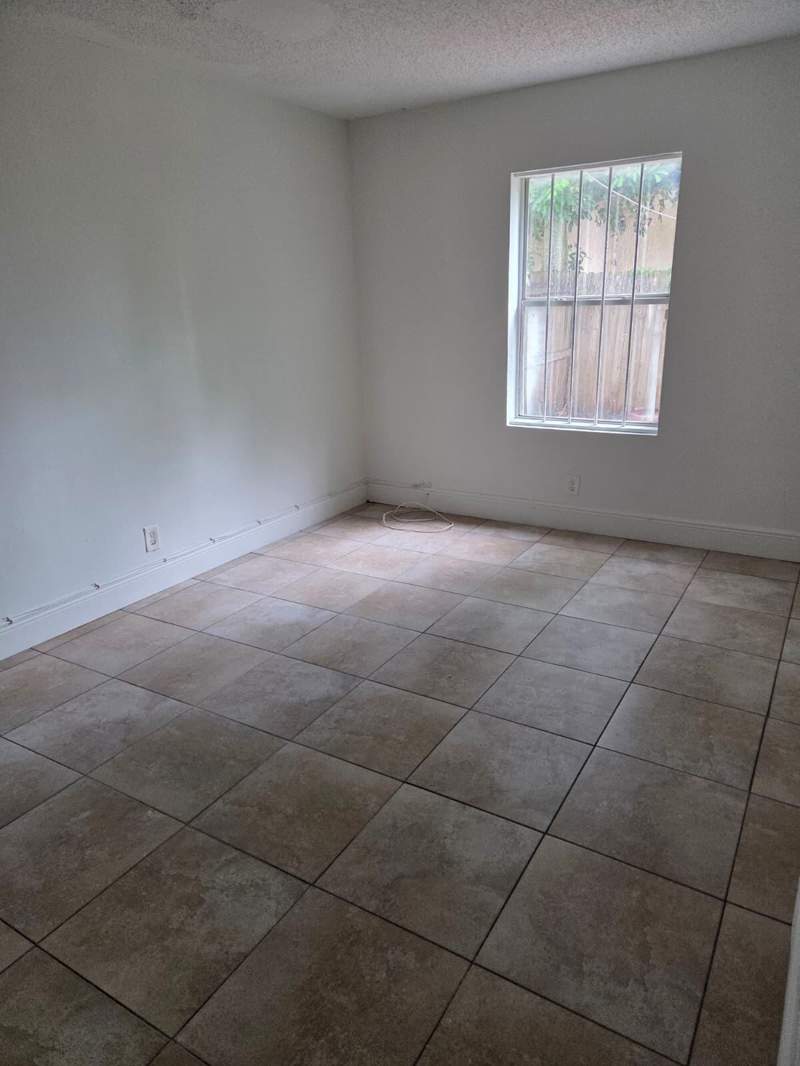 4 bedroom Townhouse at 1633 W 28th Street #B, Acrehome Park, Riviera Beach — photo 4