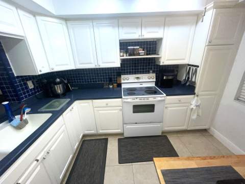 2500 Presidential Way #106, West Palm Beach FL - photo 18 of 34