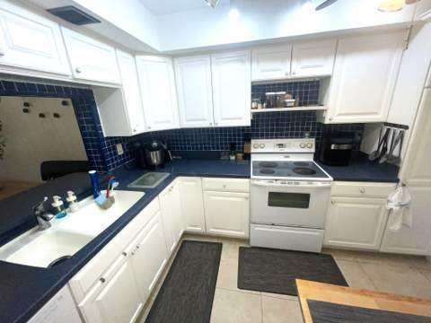2500 Presidential Way #106, West Palm Beach FL - photo 19 of 34