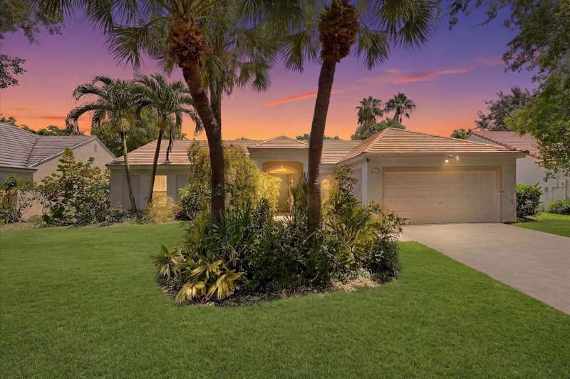 3 bedroom Single Family Residence at 3715 Lancewood Place, Sabal Lakes Ph 1, Delray Beach — photo 2