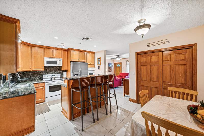 3 bedroom Single Family Residence at 2655 Dorson Way, Delray Shores First Add In, Delray Beach — photo 4