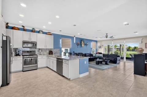 10542 SW Sunray Street, Port St. Lucie FL - photo 12 of 95