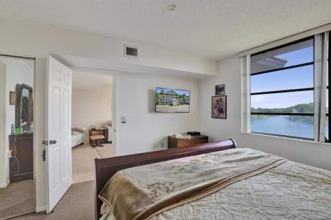 1524 Whitehall Drive #406, Davie FL - photo 23 of 58