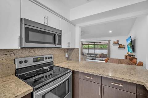 9879 NW 16th Court, Pembroke Pines FL - photo 10 of 28