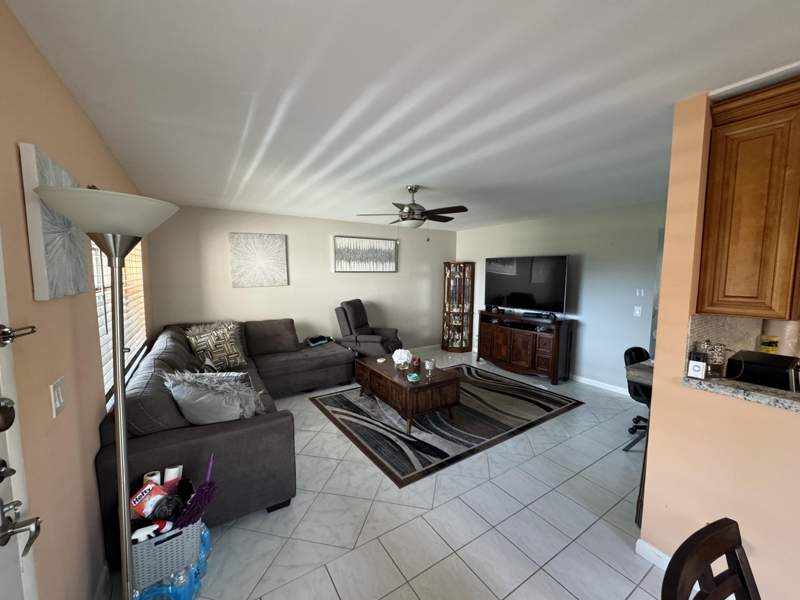 2 bedroom Condominium at 669 Burgundy, Kings Point Burgundy Condos, Delray Beach — photo 3