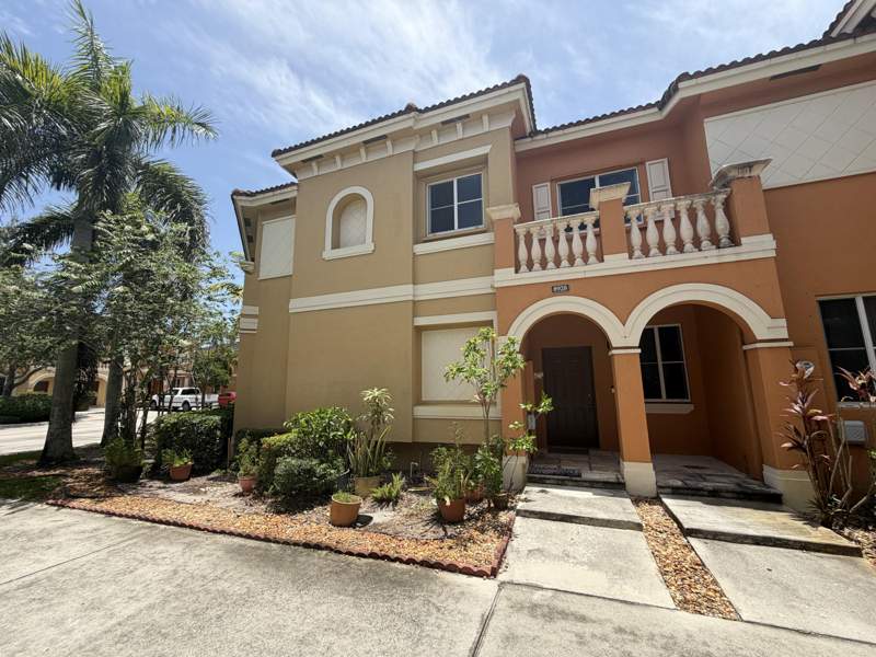 3 bedroom Townhouse at 8928 SW 18th Street, Village Walk, Miramar — photo 2