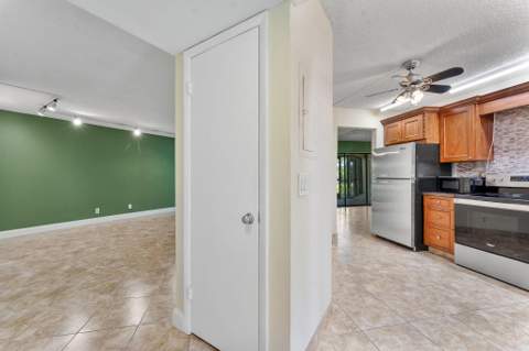 5800 Camino Del Sol #102, Boca Raton FL - photo 18 of 28
