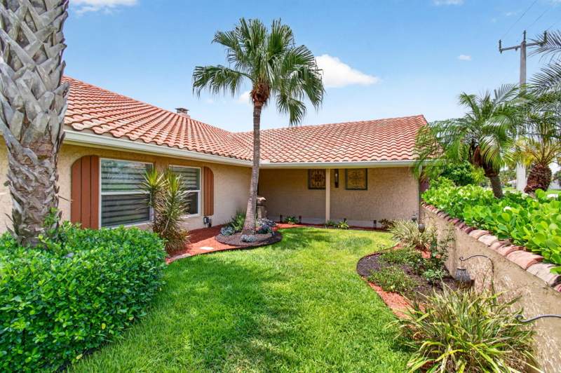 3 bedroom Single Family Residence at 2355 Deer Creek Country Club Boulevard, Pines Of Deer Creek, Deerfield Beach — photo 4