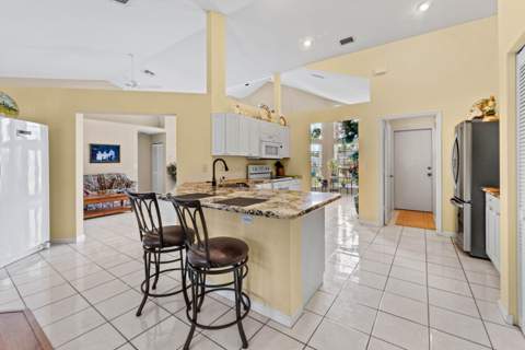 157 Monterey Way, Royal Palm Beach FL - photo 14 of 47