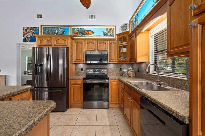 3 bedroom Single Family Residence at 3201 Linda Vista, Maravilla Heights Subdivision, Fort Pierce — photo 3