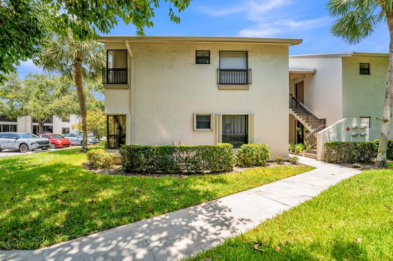 3 bedroom Condominium at 3729 NW 35th Street, Karanda Village Vi-A Condo, Coconut Creek — photo 3