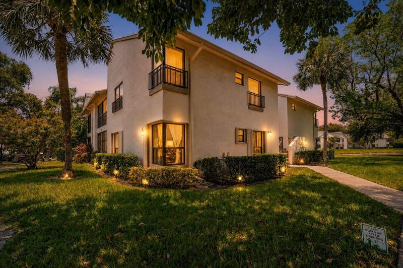3 bedroom Condominium at 3729 NW 35th Street, Karanda Village Vi-A Condo, Coconut Creek — photo 2
