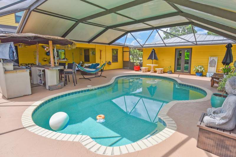 4 bedroom Single Family Residence at 2937 SE Darien Road, Sandpiper Bay, Port St. Lucie — photo 2