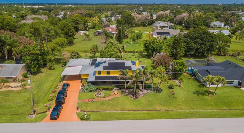 4 bedroom Single Family Residence at 2937 SE Darien Road, Sandpiper Bay, Port St. Lucie — photo 4