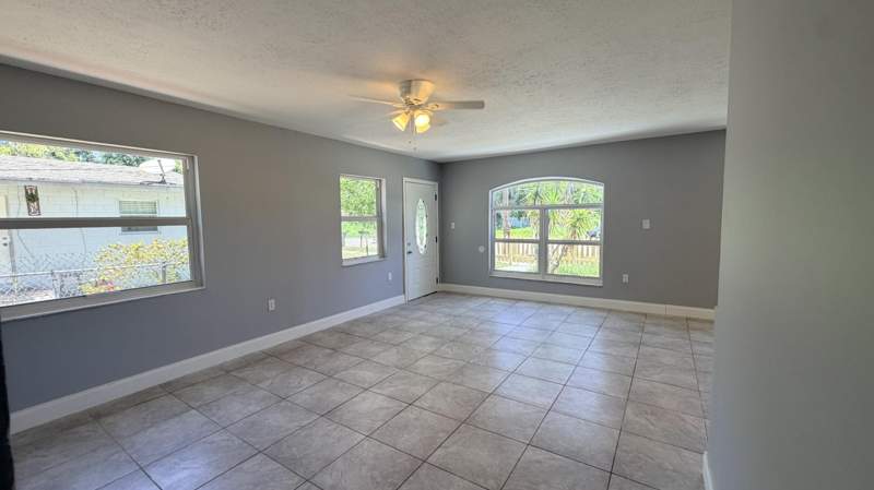 3 bedroom Single Family Residence at 607 N 19th Street, Washington Heights Subdivision, Fort Pierce — photo 3