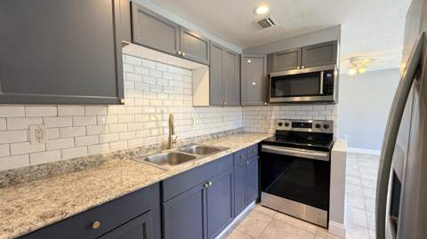 607 N 19th Street, Fort Pierce FL - photo 6 of 30