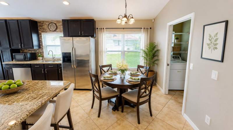 3 bedroom Single Family Residence at 562 SW Saint Martins Cove, Lake Charles Phase 1A, Port St. Lucie — photo 5