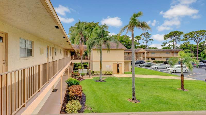 2 bedroom Condominium at 3001 Linton Boulevard #204C, Lakeview Greens Condo 1, Delray Beach — photo 4