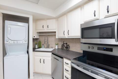 2400 Presidential Way #302, West Palm Beach FL - photo 14 of 30