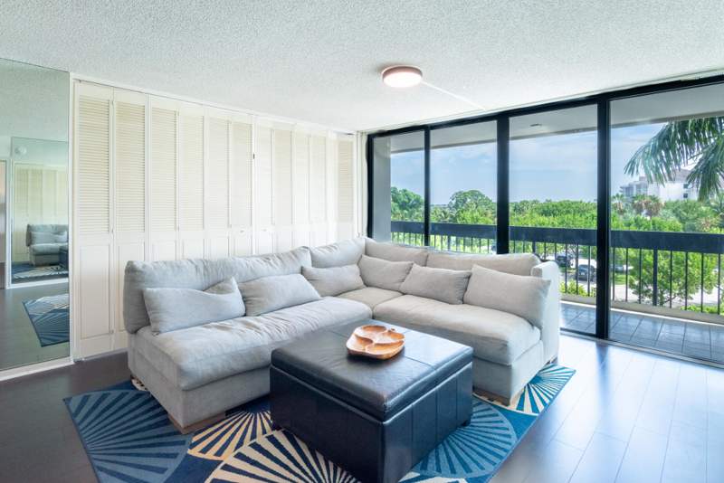 2 bedroom Condominium at 2400 Presidential Way #302, Lands Of The President Condo 3, West Palm Beach — photo 2