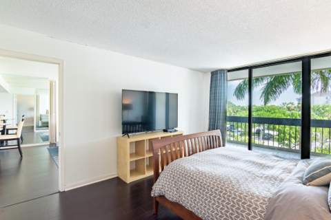 2400 Presidential Way #302, West Palm Beach FL - photo 18 of 30