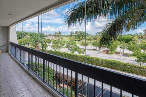 2400 Presidential Way #302, West Palm Beach FL - photo 22 of 30