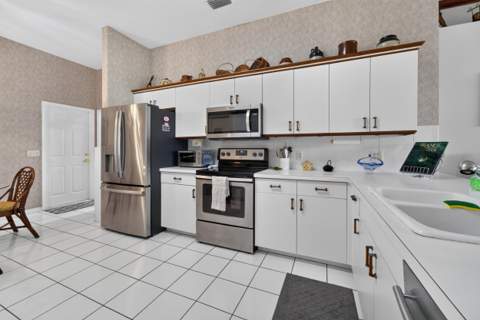 562 NW Lambrusco Drive, Port St. Lucie FL - photo 16 of 86