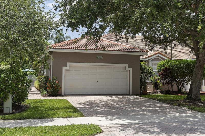 3 bedroom Villa at 2901 E Aragon Boulevard #1, Regency Homes At Sunrise, Sunrise — photo 2