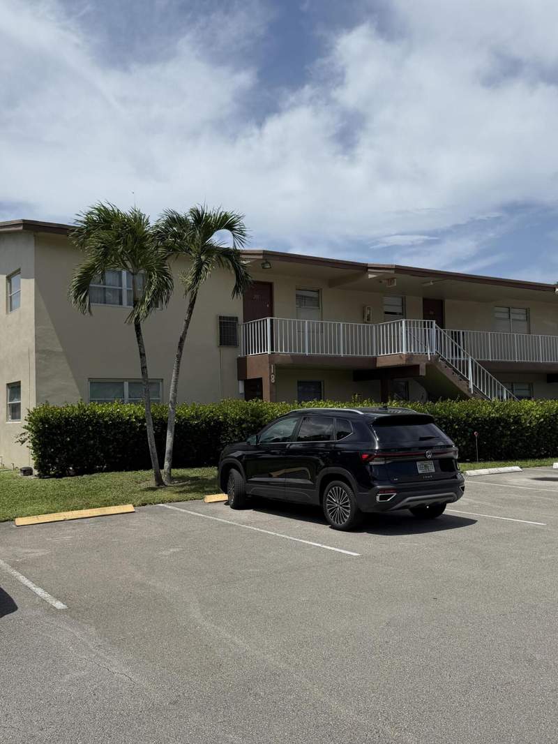 2 bedroom Condominium at 7405 W Atlantic Boulevard #201, Oriole Gardens 18 Condo, Margate — photo 2