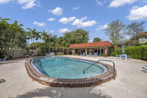 47 NE 20th Court #1H, Wilton Manors FL - photo 23 of 31