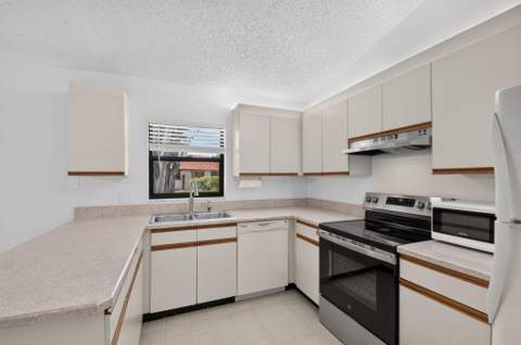 51 Via De Casas Norte, Boynton Beach FL - photo 9 of 50
