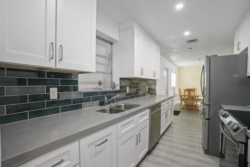 3 bedroom Single Family Residence at 2270 SW 30th Terrace, Stratoliner Estates, Fort Lauderdale — photo 3
