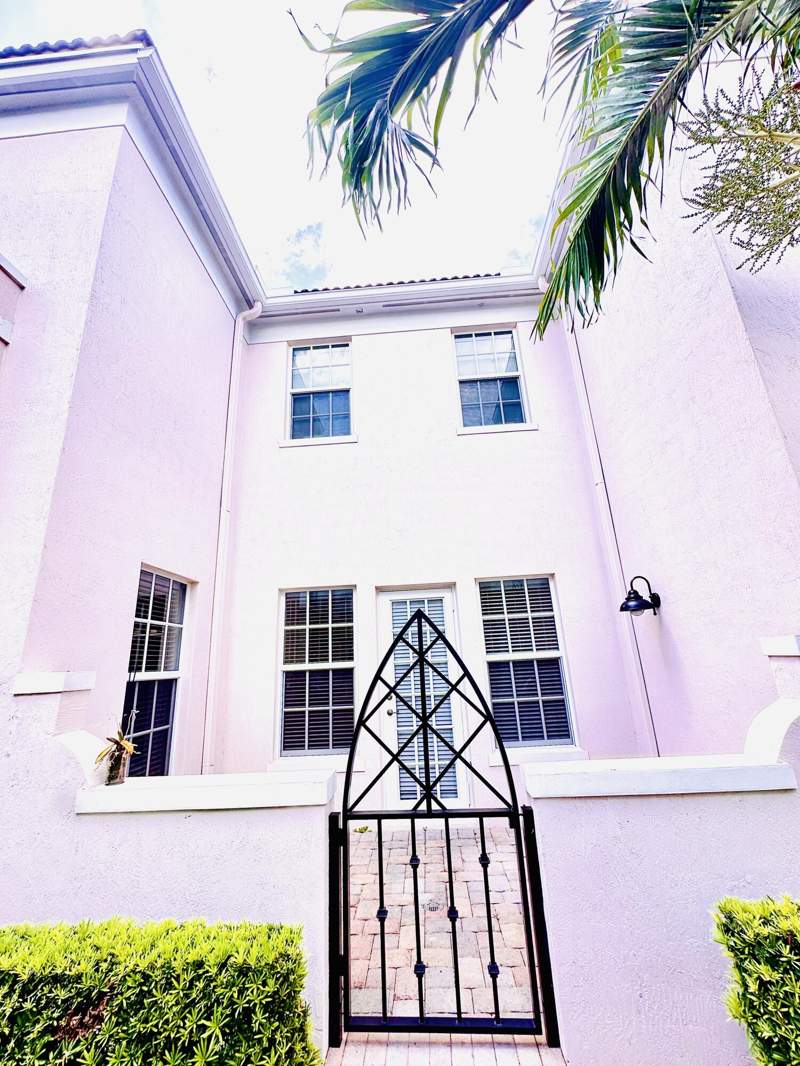 3 bedroom Townhouse at 8296 NW 9th Avenue, Peninsula Village Greens, Boca Raton — photo 2