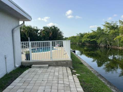 4804 Mango Drive, Tamarac FL - photo 17 of 34
