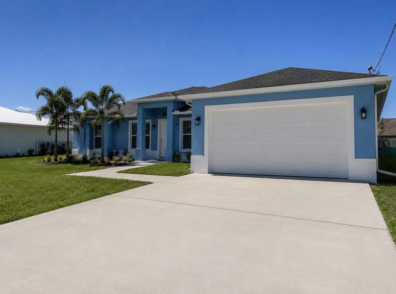 4 bedroom Single Family Residence at 2352 SW Plum Court, Port St Lucie Section 35, Port St. Lucie — photo 2