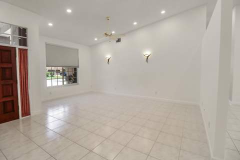 551 NW 108th Avenue, Plantation FL - photo 6 of 44
