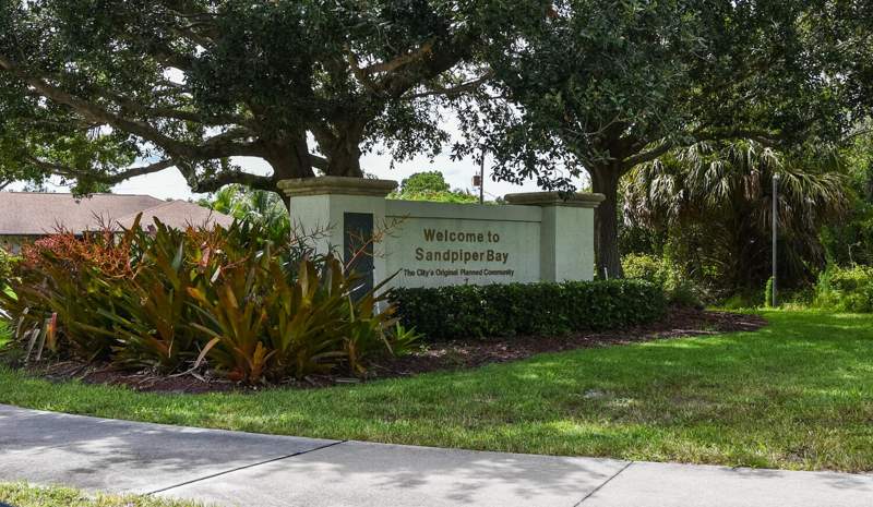 4 bedroom Single Family Residence at 2937 SE Darien Road, Sandpiper Bay, Port St. Lucie — photo 5
