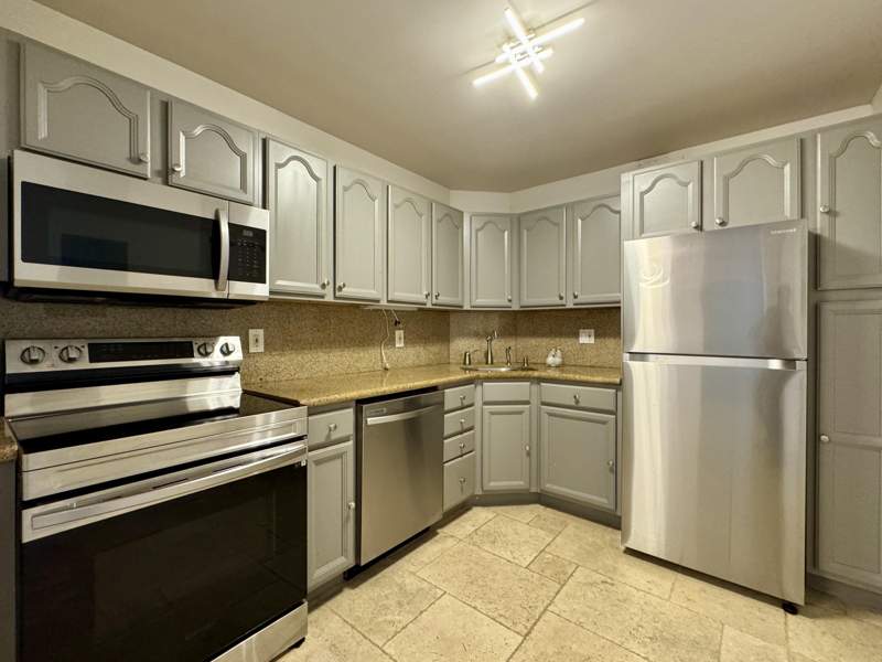 2 bedroom Condominium at 124 NE 19th Court #B102, Manor Grove Village One Inc, Wilton Manors — photo 3