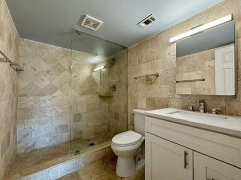 124 NE 19th Court #B102, Wilton Manors FL - photo 10 of 11