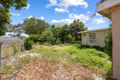 242 SW 3rd Street, Deerfield Beach FL - photo 7 of 20